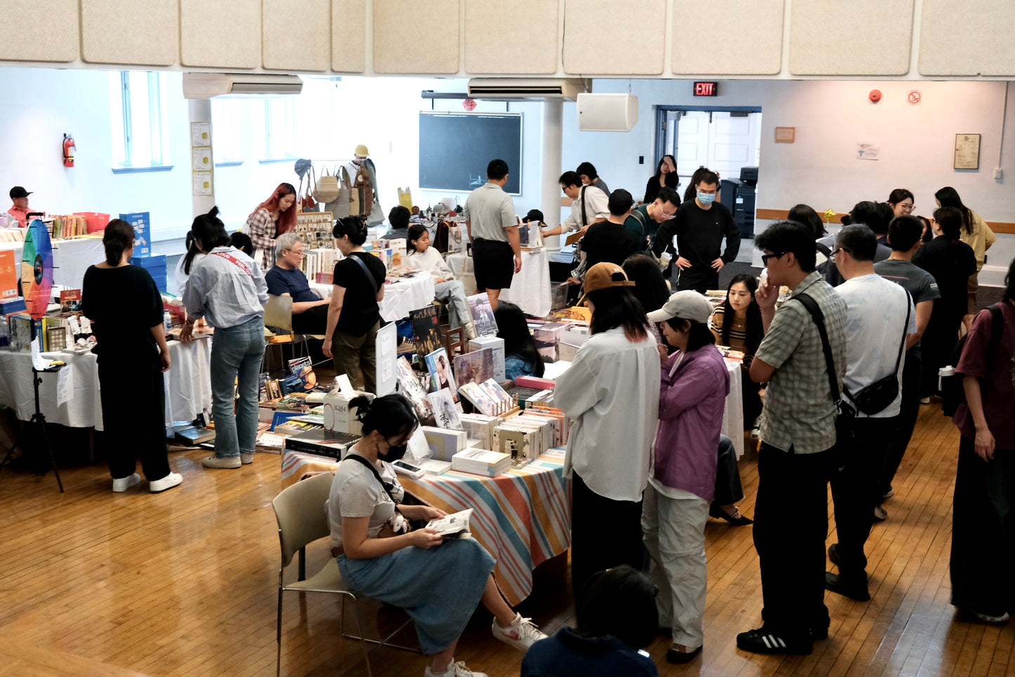 2025旦夕二手书摊 - 多伦多｜摊位费